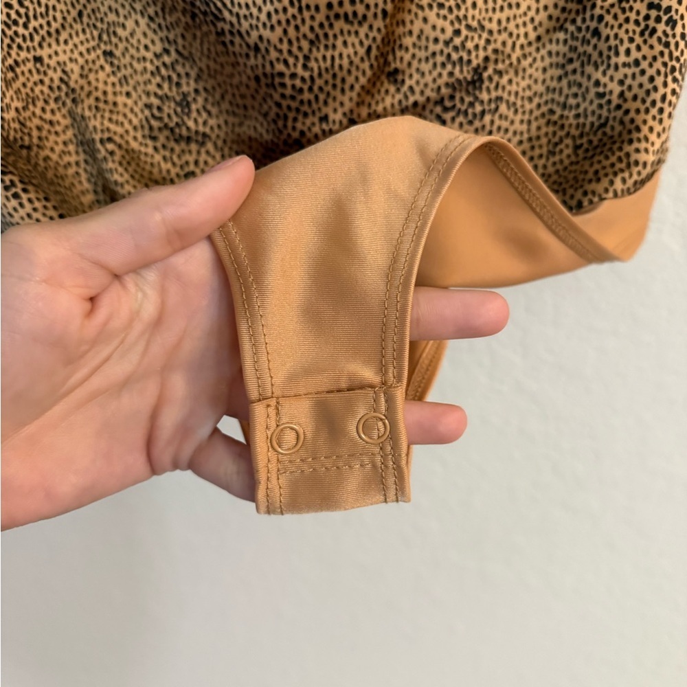 Sincerely Jules Leopard Print Satin Cowl Neck Bodysuit - Picture 5 of 10